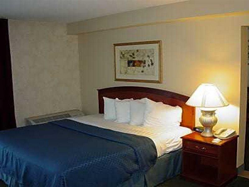Quality Suites Central Colorado Springs Buitenkant foto