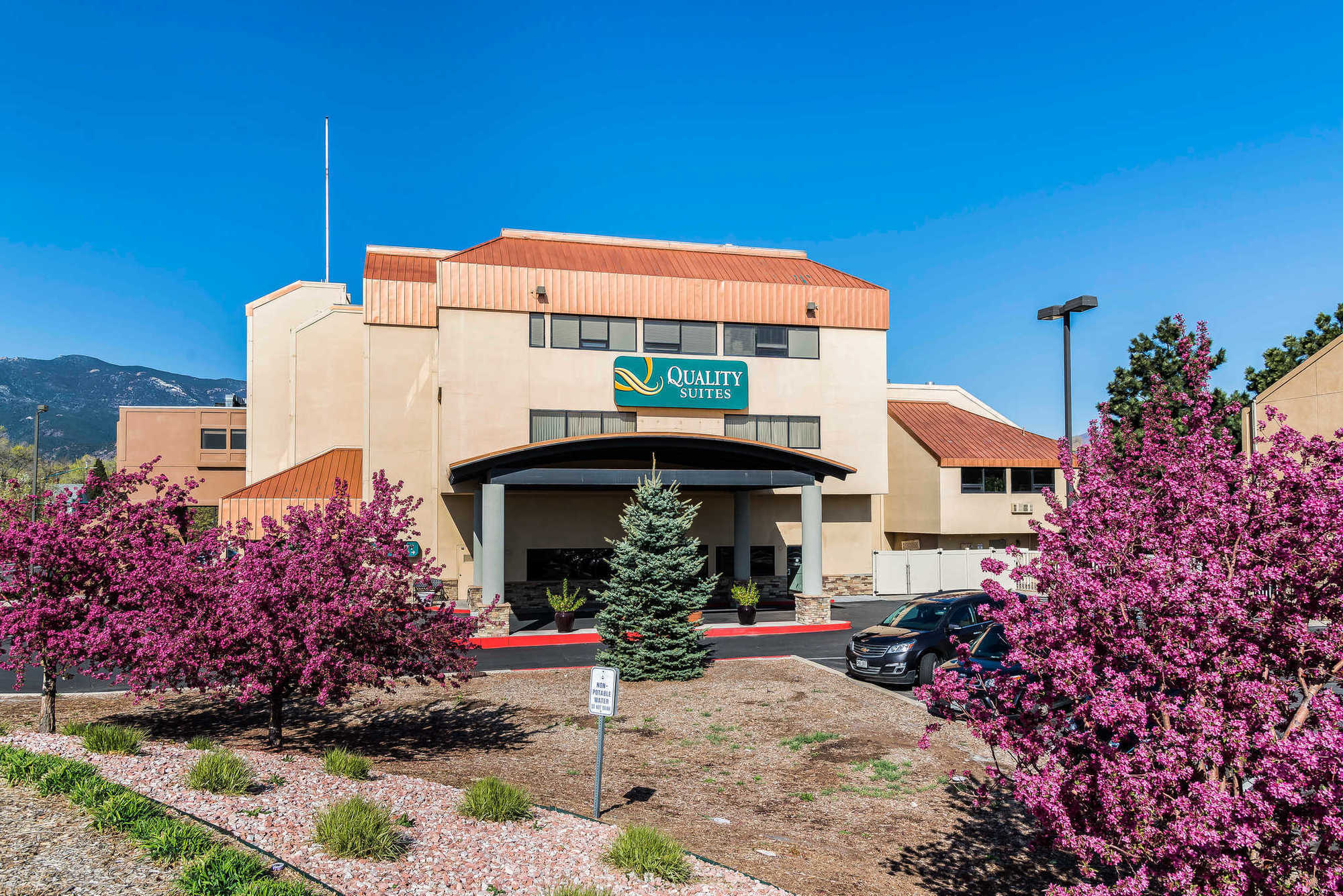 Quality Suites Central Colorado Springs Buitenkant foto