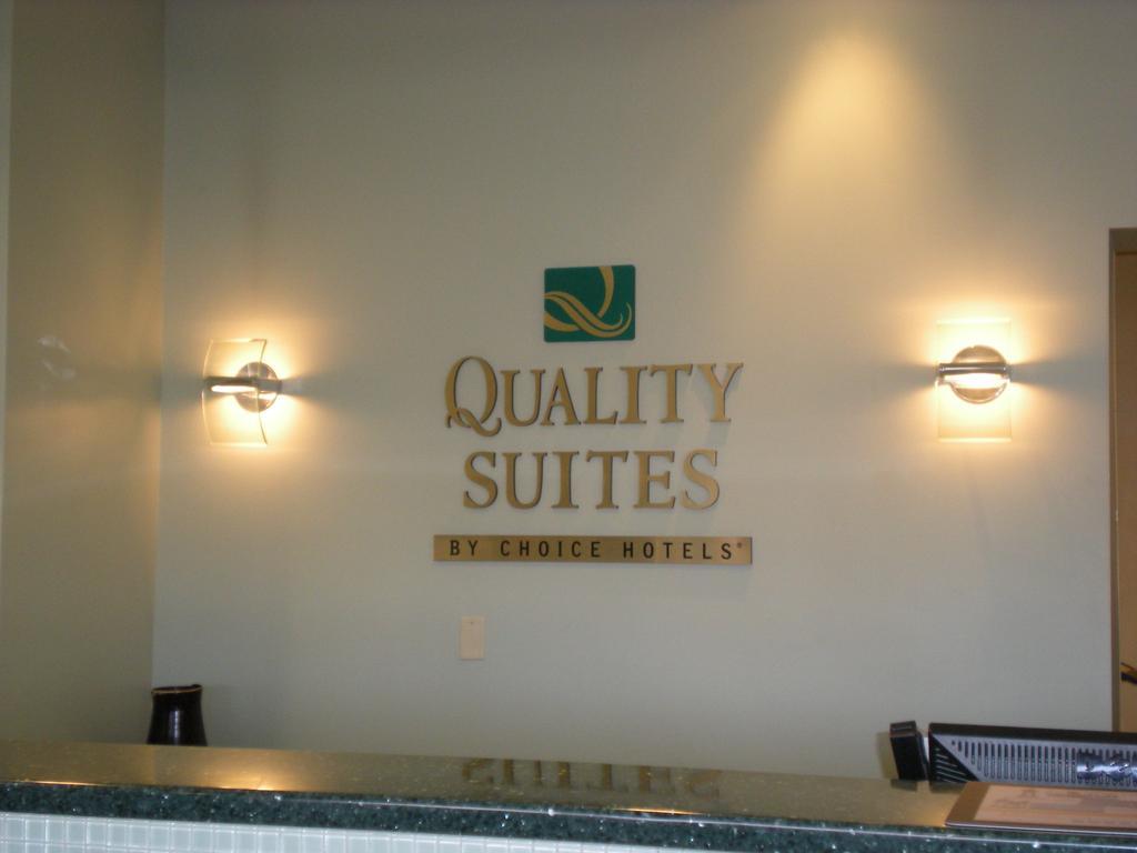 Quality Suites Central Colorado Springs Buitenkant foto